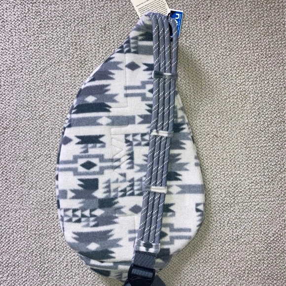 NWT KAVU Rope Sling Bag - Picture 2 of 4